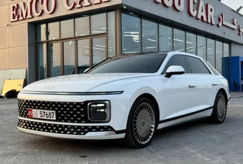 Hyundai Azera 2024 fro sale in abu dhabi at emco cars best used car dealership