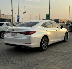 lexus es 350 for sale in abu dhabi at emco cars showroom